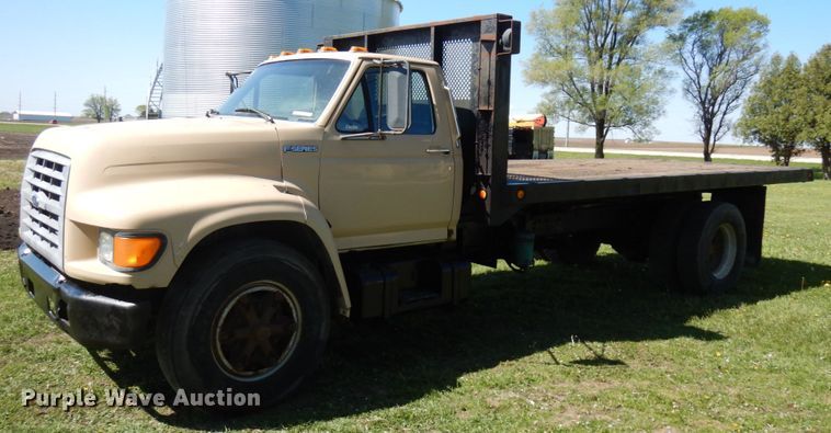 image for item IT9379 1998 Ford F800  dump flatbed truck