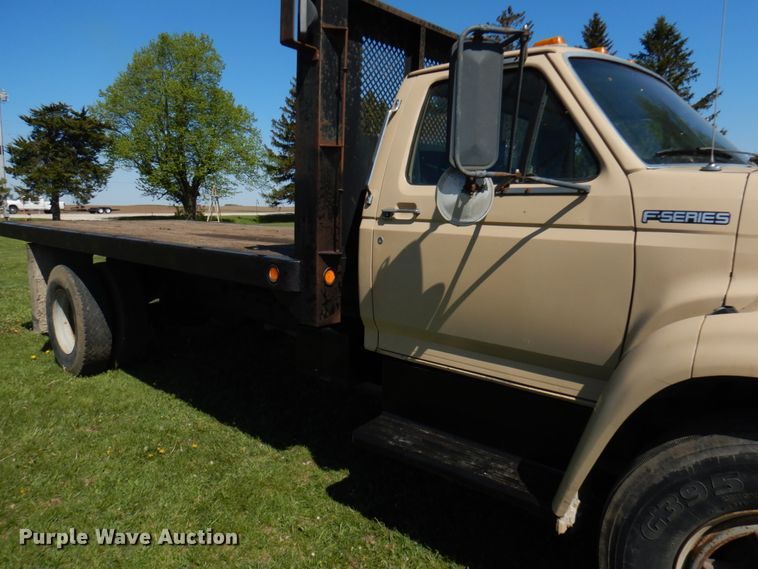 image for item IT9379 1998 Ford F800  dump flatbed truck