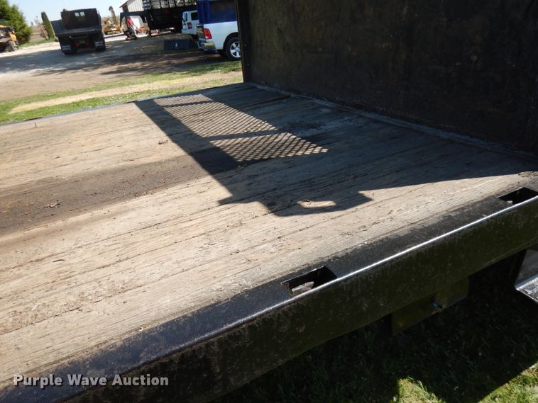 image for item IT9379 1998 Ford F800  dump flatbed truck