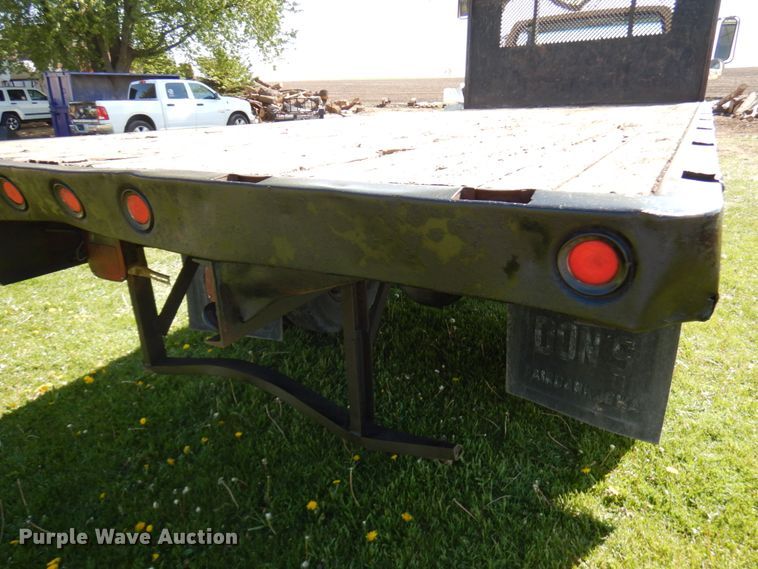 image for item IT9379 1998 Ford F800  dump flatbed truck