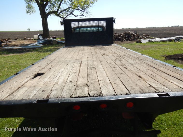 image for item IT9379 1998 Ford F800  dump flatbed truck