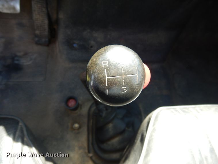 image for item IT9379 1998 Ford F800  dump flatbed truck