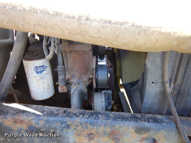 image for item IT9379 1998 Ford F800  dump flatbed truck