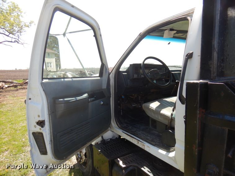 image for item IT9380 1996 GMC TopKick 6500  dump flatbed truck