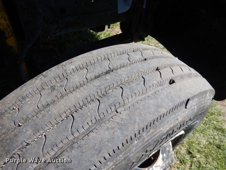 image for item IT9380 1996 GMC TopKick 6500  dump flatbed truck