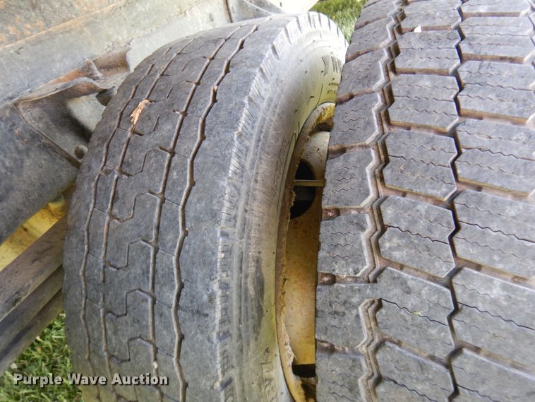 image for item IT9380 1996 GMC TopKick 6500  dump flatbed truck