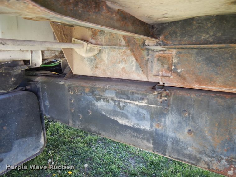 image for item IT9381 1985 Ford L8000  dump truck