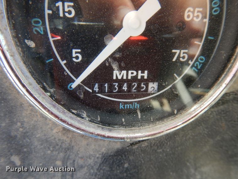 image for item IT9381 1985 Ford L8000  dump truck