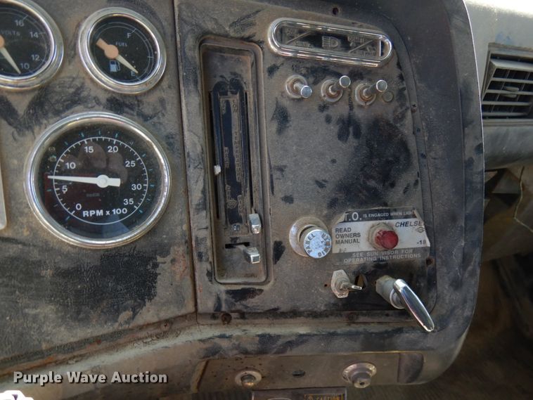 image for item IT9381 1985 Ford L8000  dump truck