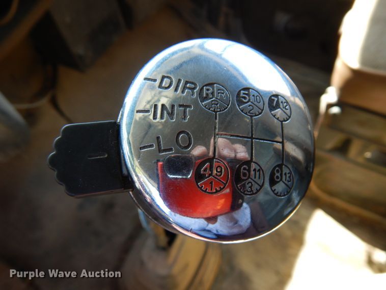 image for item IT9381 1985 Ford L8000  dump truck