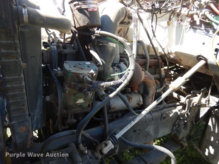 image for item IT9381 1985 Ford L8000  dump truck