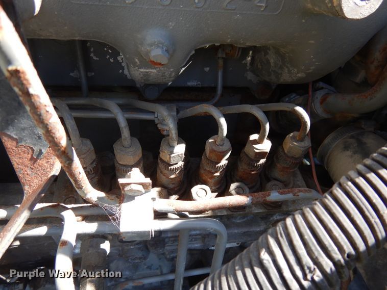 image for item IT9381 1985 Ford L8000  dump truck