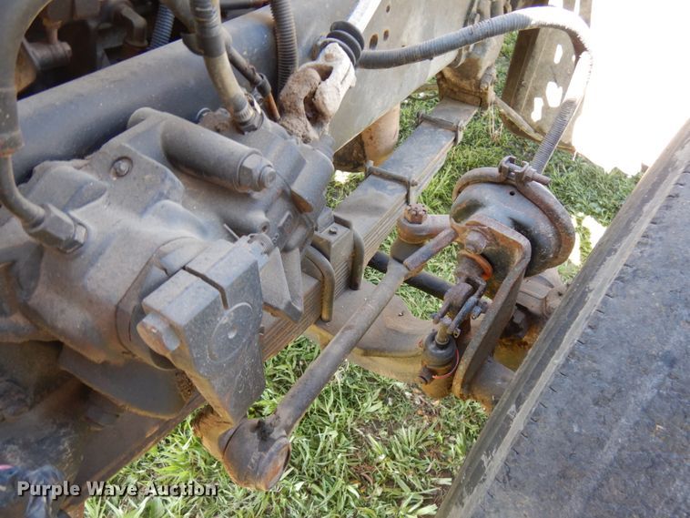 image for item IT9381 1985 Ford L8000  dump truck