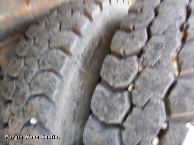 image for item IT9381 1985 Ford L8000  dump truck