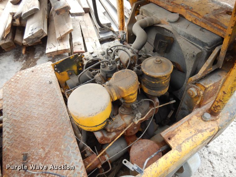 image for item IT9383 Hyster S40B  forklift