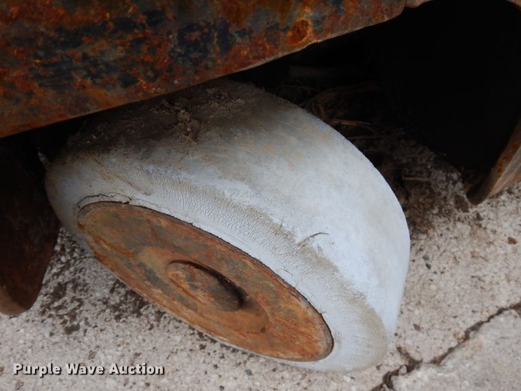 image for item IT9383 Hyster S40B  forklift