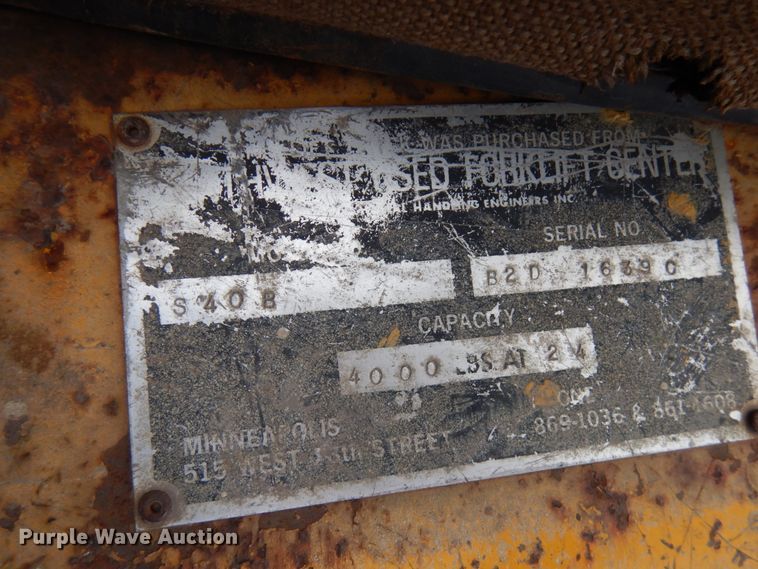 image for item IT9383 Hyster S40B  forklift