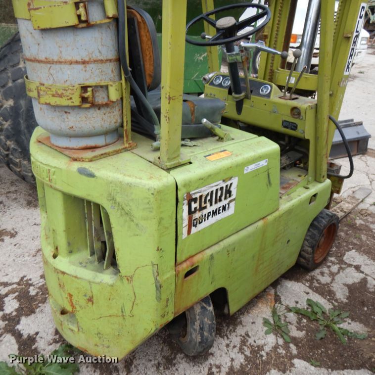image for item IT9384 Clark C500-25  forklift