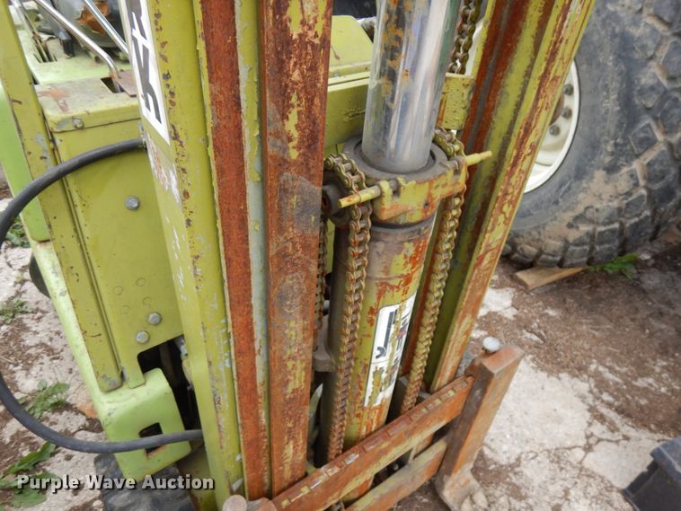 image for item IT9384 Clark C500-25  forklift