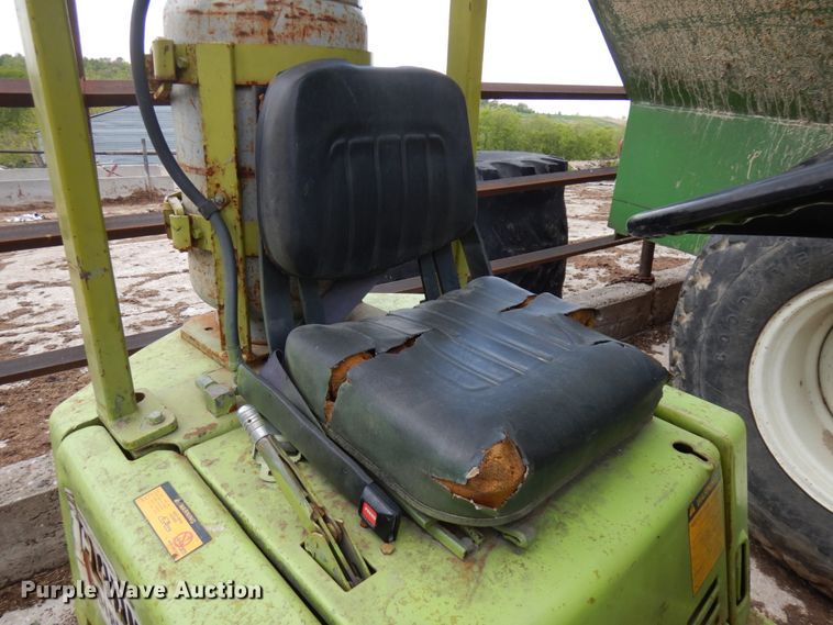 image for item IT9384 Clark C500-25  forklift