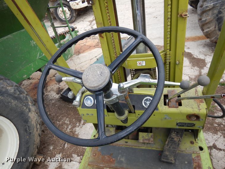 image for item IT9384 Clark C500-25  forklift