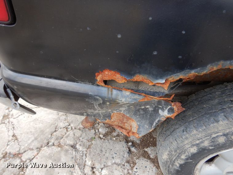 image for item IT9397 2001 Chevrolet S10  Crew Cab pickup truck