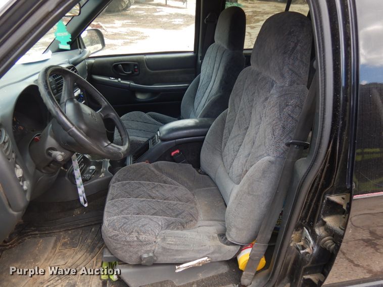 image for item IT9397 2001 Chevrolet S10  Crew Cab pickup truck