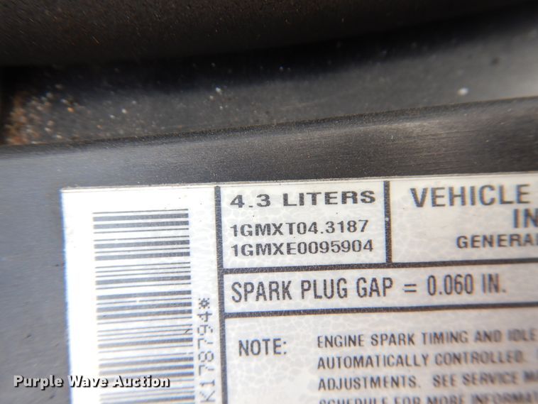 image for item IT9397 2001 Chevrolet S10  Crew Cab pickup truck