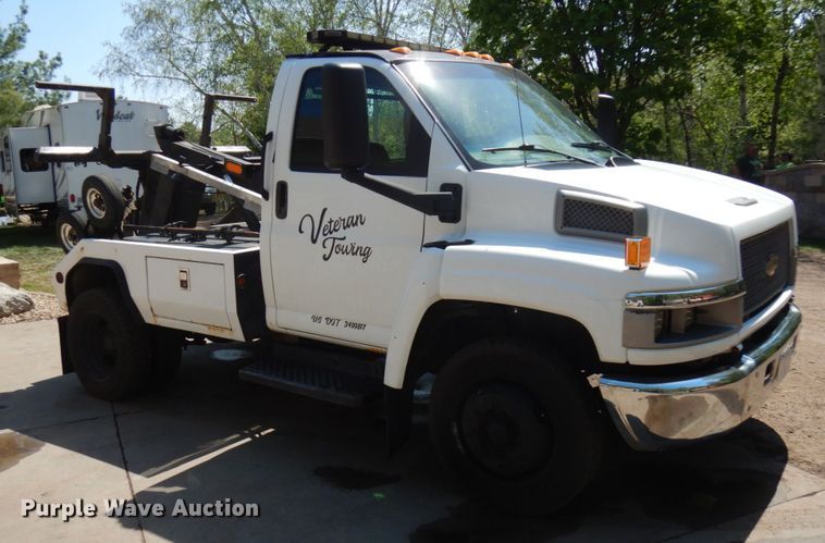 image for item IT9413 2003 Chevrolet C4500  tow truck