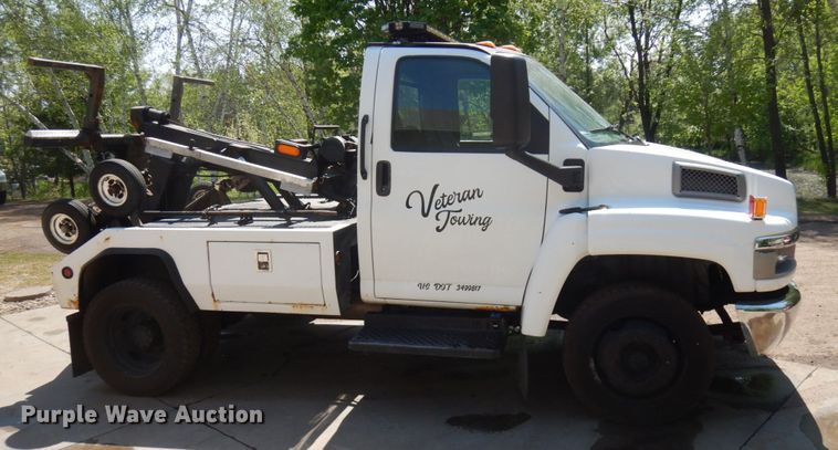 image for item IT9413 2003 Chevrolet C4500  tow truck