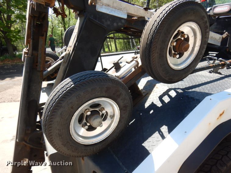 image for item IT9413 2003 Chevrolet C4500  tow truck