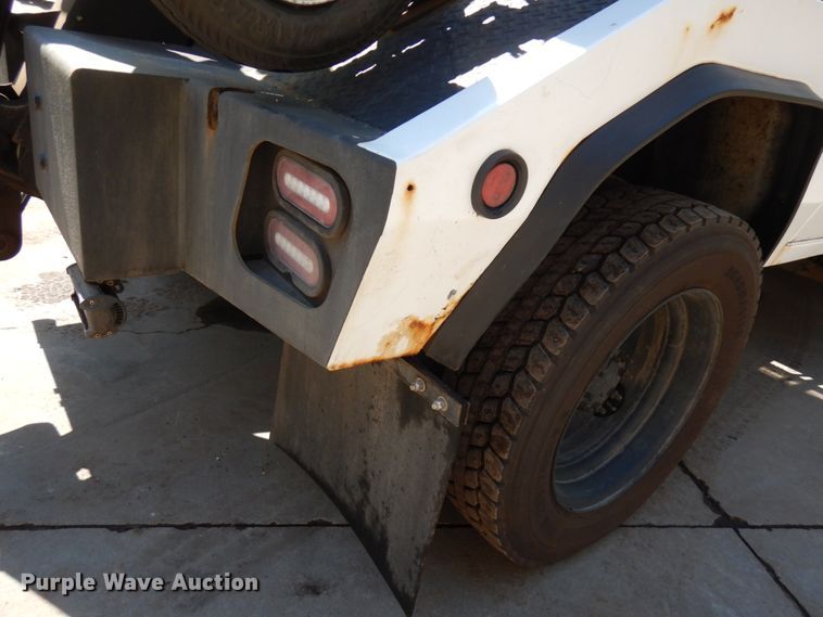 image for item IT9413 2003 Chevrolet C4500  tow truck