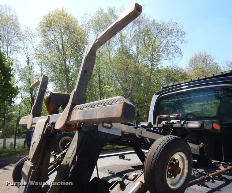 image for item IT9413 2003 Chevrolet C4500  tow truck