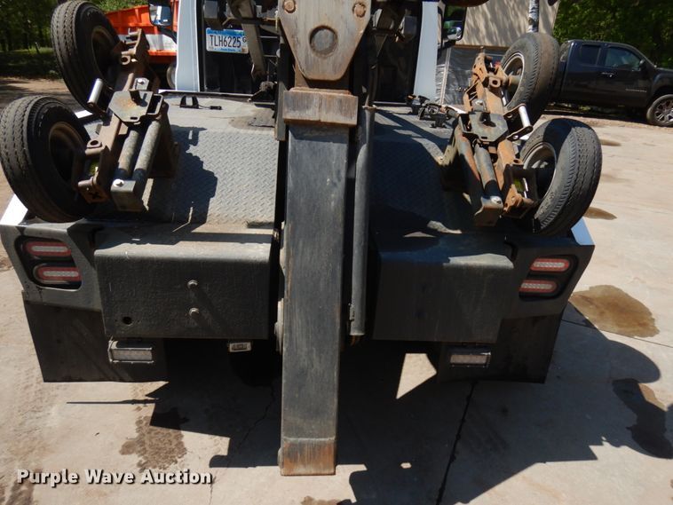 image for item IT9413 2003 Chevrolet C4500  tow truck