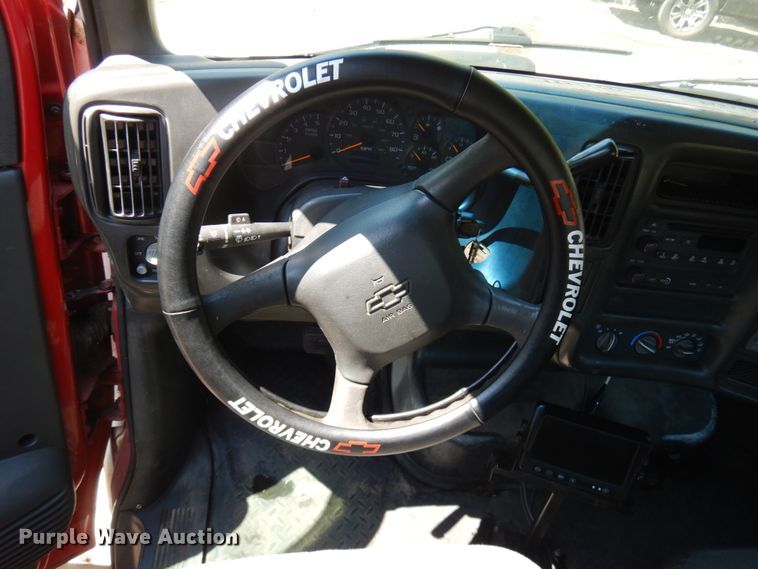 image for item IT9413 2003 Chevrolet C4500  tow truck