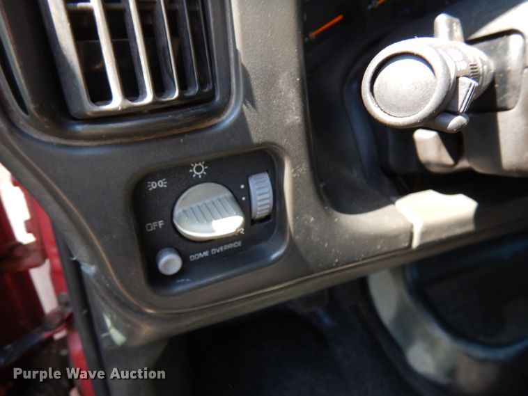 image for item IT9413 2003 Chevrolet C4500  tow truck