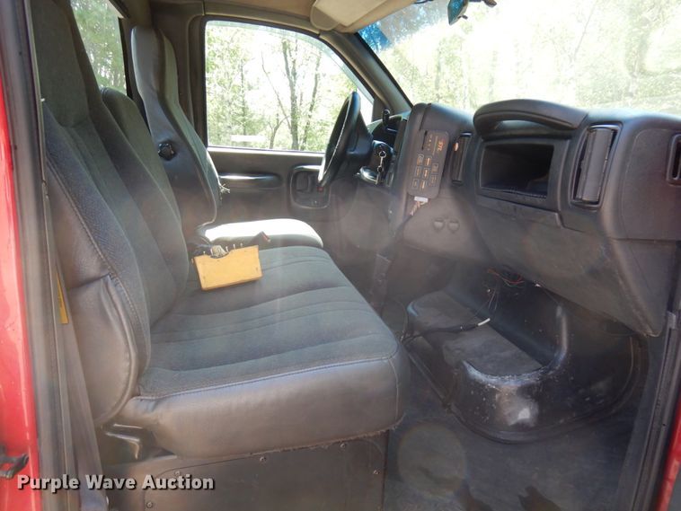 image for item IT9413 2003 Chevrolet C4500  tow truck