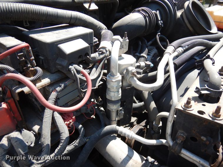 image for item IT9413 2003 Chevrolet C4500  tow truck