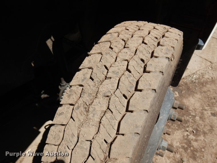 image for item IT9413 2003 Chevrolet C4500  tow truck