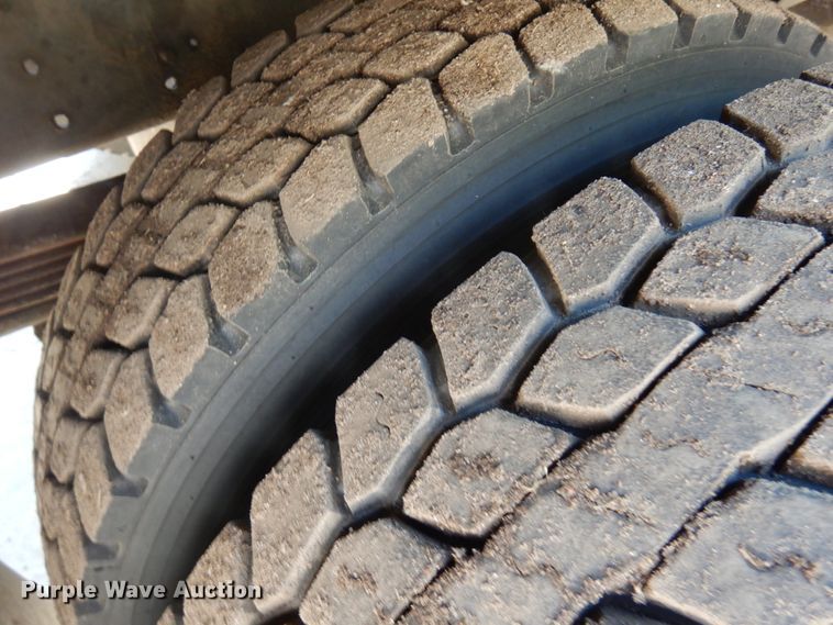 image for item IT9413 2003 Chevrolet C4500  tow truck