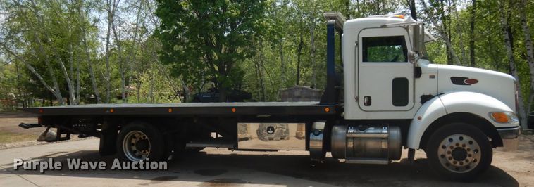 image for item IT9414 2014 Peterbilt 337  rollback truck