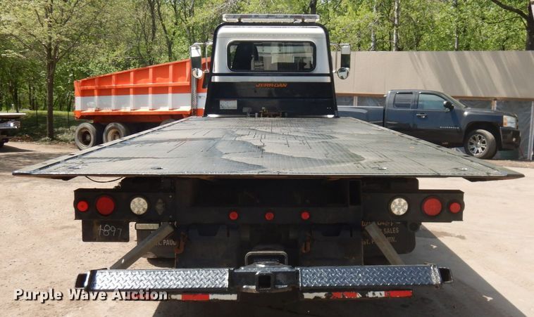 image for item IT9414 2014 Peterbilt 337  rollback truck