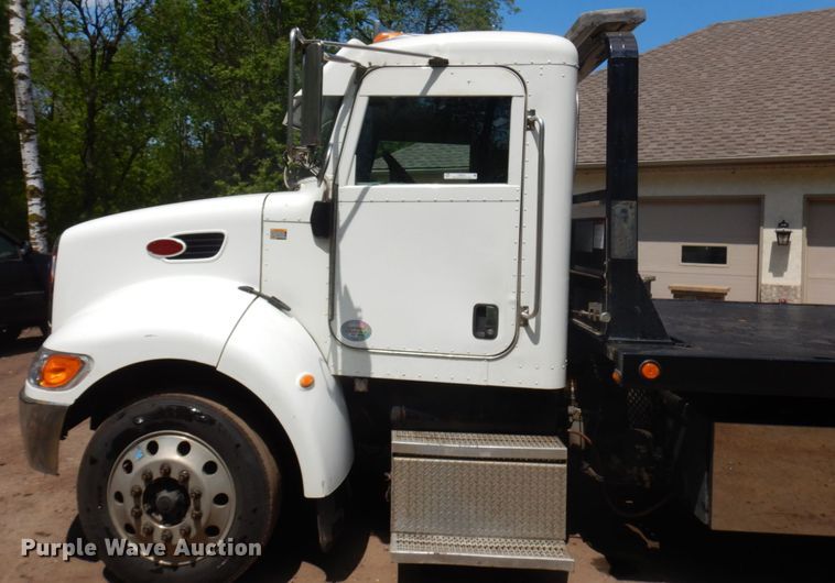 image for item IT9414 2014 Peterbilt 337  rollback truck