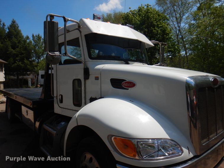 image for item IT9414 2014 Peterbilt 337  rollback truck