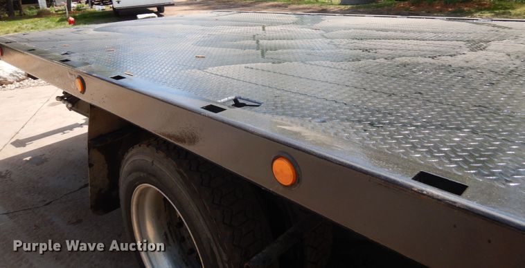 image for item IT9414 2014 Peterbilt 337  rollback truck