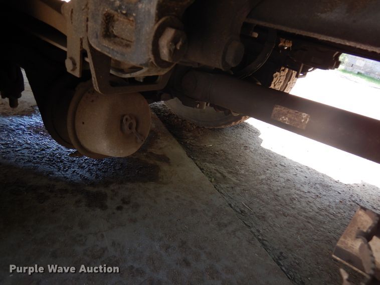 image for item IT9414 2014 Peterbilt 337  rollback truck