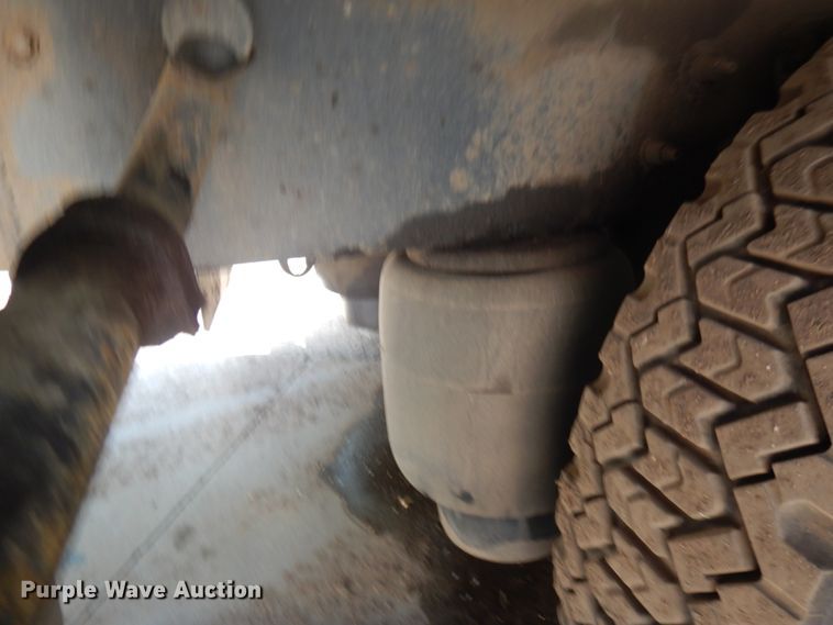 image for item IT9414 2014 Peterbilt 337  rollback truck