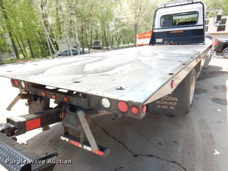 image for item IT9414 2014 Peterbilt 337  rollback truck