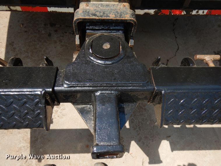 image for item IT9414 2014 Peterbilt 337  rollback truck