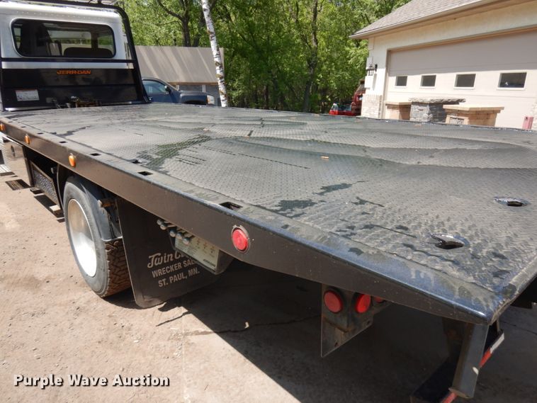 image for item IT9414 2014 Peterbilt 337  rollback truck